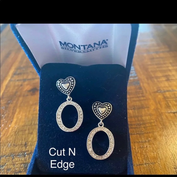 Montana Silversmith Earrings Heart - Picture 4 of 5